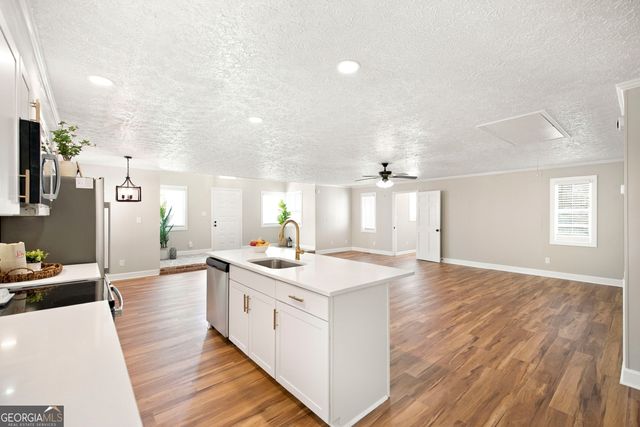 559 Shawnee Circle, Byron, GA 31008
