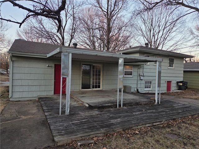 8219 E 85th Street, Raytown, MO 64138