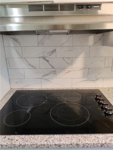 8219 E 85th Street, Raytown, MO 64138