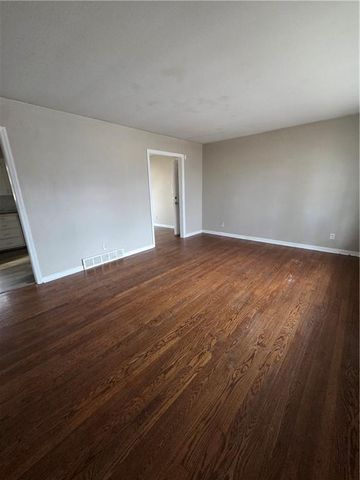 8219 E 85th Street, Raytown, MO 64138