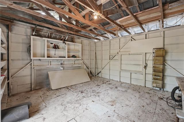 1555 Wildwood Road, Ledbetter, TX 78946
