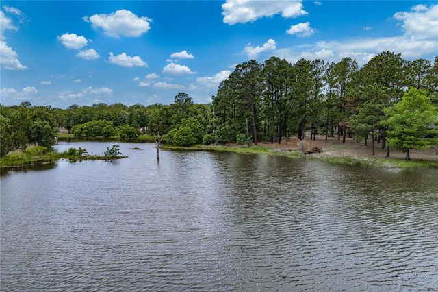 1555 Wildwood Road, Ledbetter, TX 78946