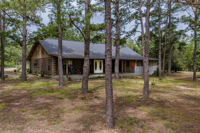 1555 Wildwood Road, Ledbetter, TX 78946