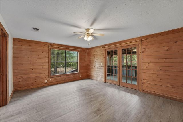 1555 Wildwood Road, Ledbetter, TX 78946