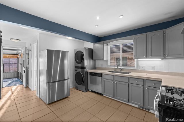 30752 Brush Street, Madison Heights, MI 48071