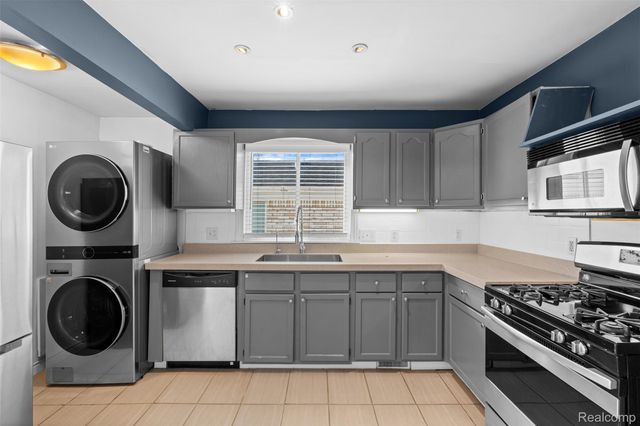 30752 Brush Street, Madison Heights, MI 48071