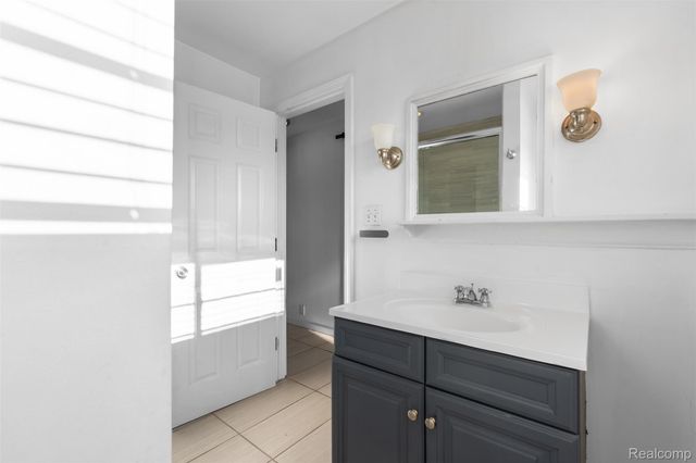 30752 Brush Street, Madison Heights, MI 48071