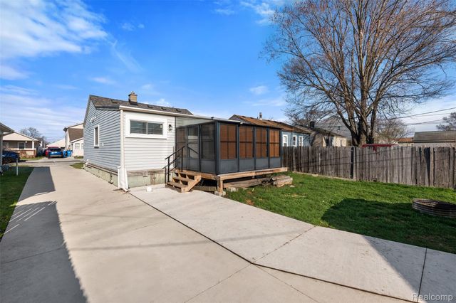 30752 Brush Street, Madison Heights, MI 48071