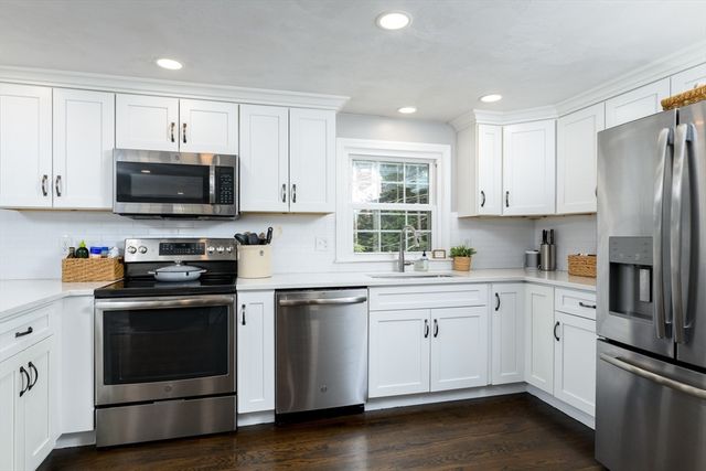 2 Crescent Ter, Ware, MA 01082