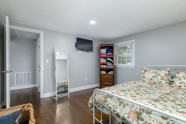 2 Crescent Ter, Ware, MA 01082