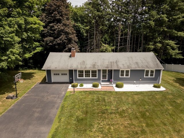 2 Crescent Ter, Ware, MA 01082