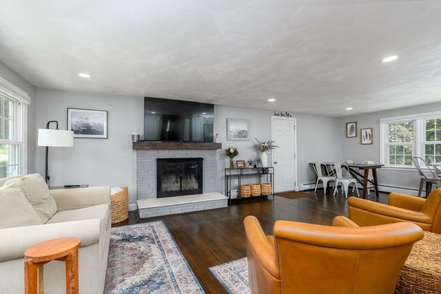 2 Crescent Ter, Ware, MA 01082