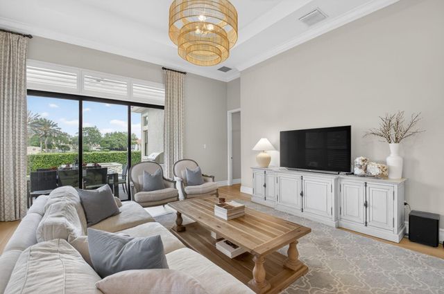 8247 Lawson Bridge Lane, Delray Beach, FL 33446