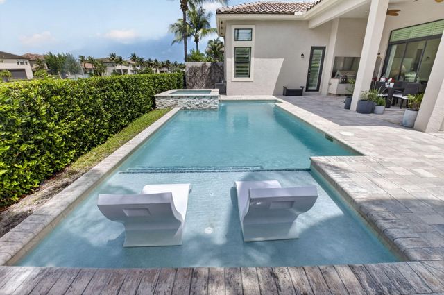 8247 Lawson Bridge Lane, Delray Beach, FL 33446