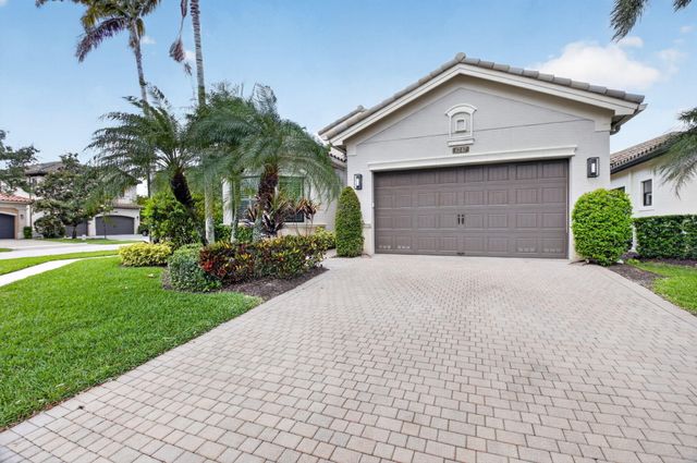 8247 Lawson Bridge Lane, Delray Beach, FL 33446