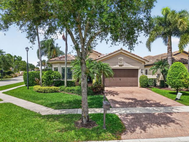 8247 Lawson Bridge Lane, Delray Beach, FL 33446