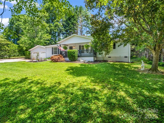 1040 Mountain View Street, Hendersonville, NC 28739