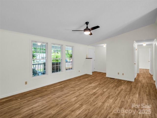 1040 Mountain View Street, Hendersonville, NC 28739