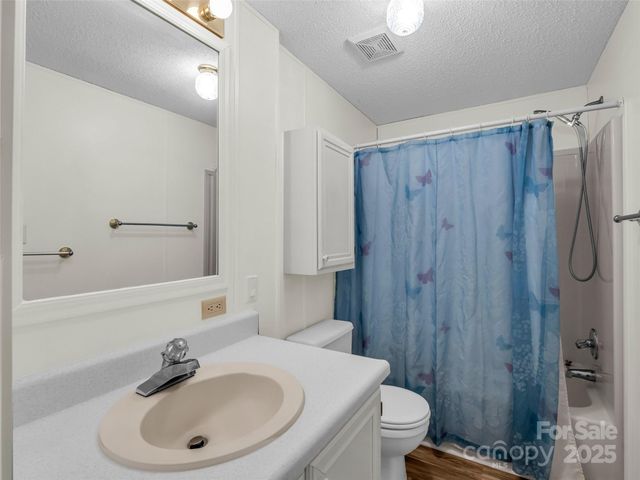 1040 Mountain View Street, Hendersonville, NC 28739