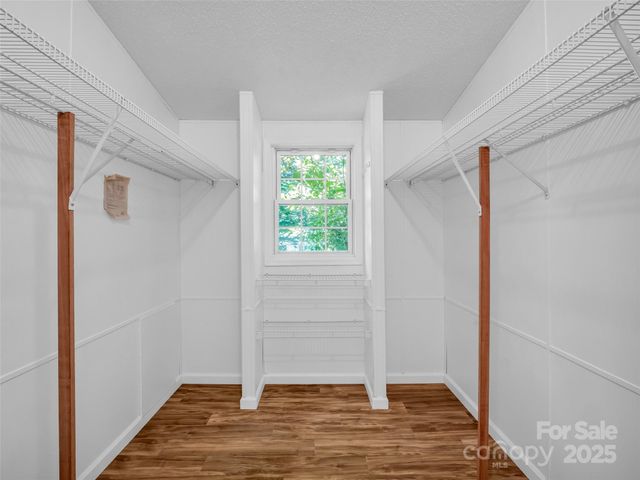 1040 Mountain View Street, Hendersonville, NC 28739