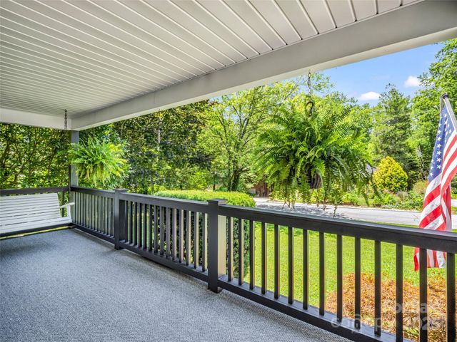 1040 Mountain View Street, Hendersonville, NC 28739