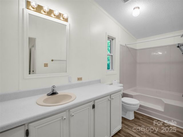 1040 Mountain View Street, Hendersonville, NC 28739