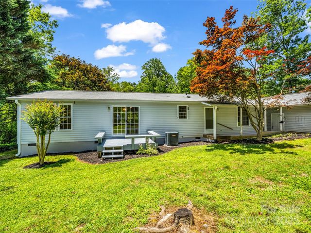 1040 Mountain View Street, Hendersonville, NC 28739