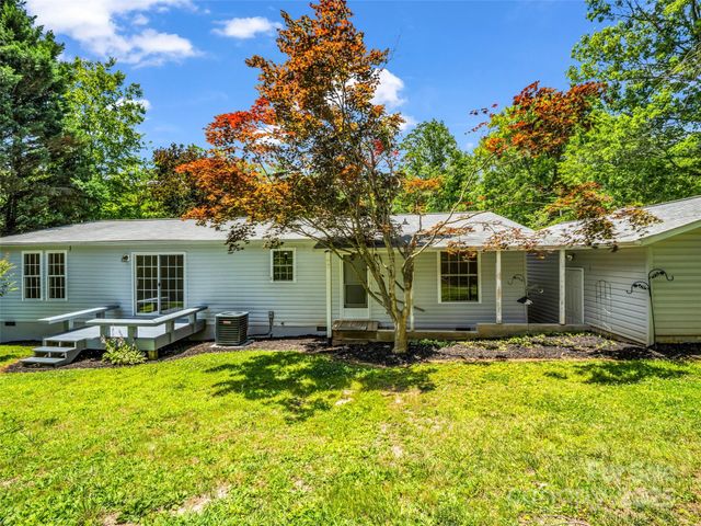 1040 Mountain View Street, Hendersonville, NC 28739