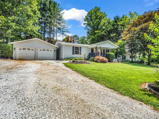 1040 Mountain View Street, Hendersonville, NC 28739