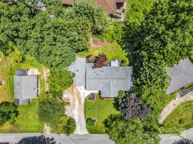 1040 Mountain View Street, Hendersonville, NC 28739