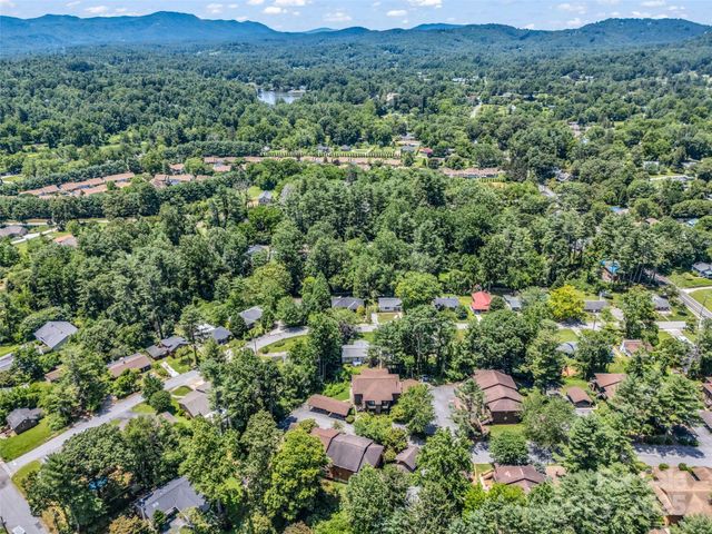 1040 Mountain View Street, Hendersonville, NC 28739