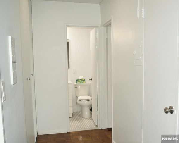 2200 N Central Road 5-W, Fort Lee, NJ 07024