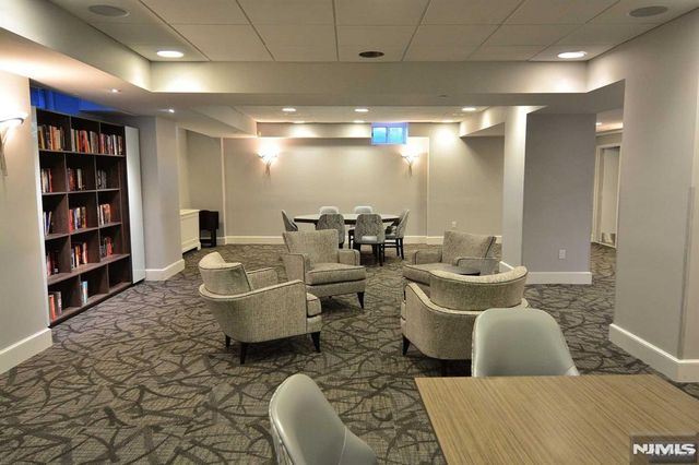 2200 N Central Road 5-W, Fort Lee, NJ 07024