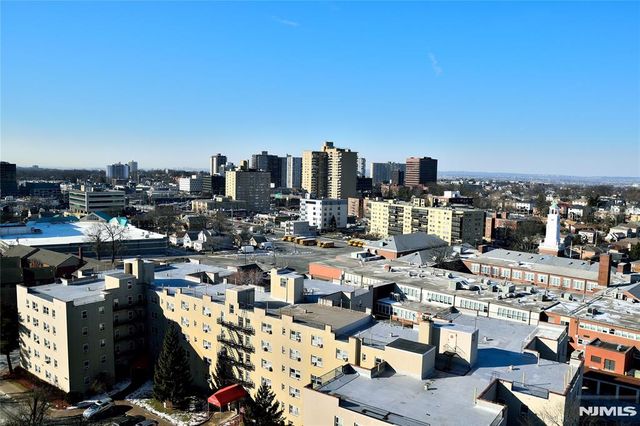 2200 N Central Road 5-W, Fort Lee, NJ 07024