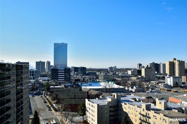 2200 N Central Road 5-W, Fort Lee, NJ 07024