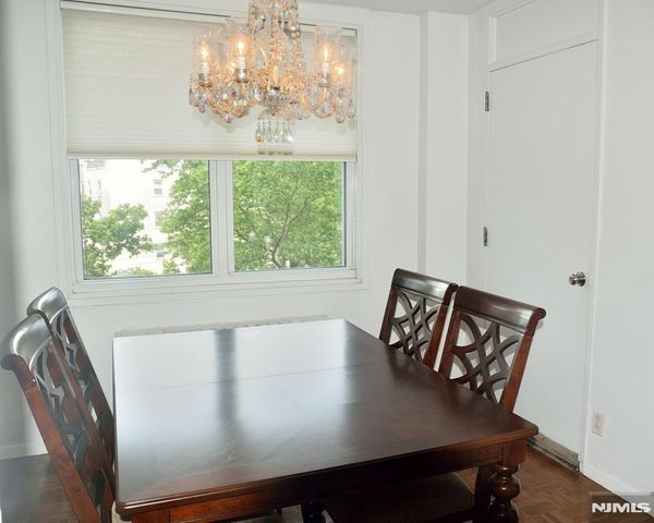 2200 N Central Road 5-W, Fort Lee, NJ 07024