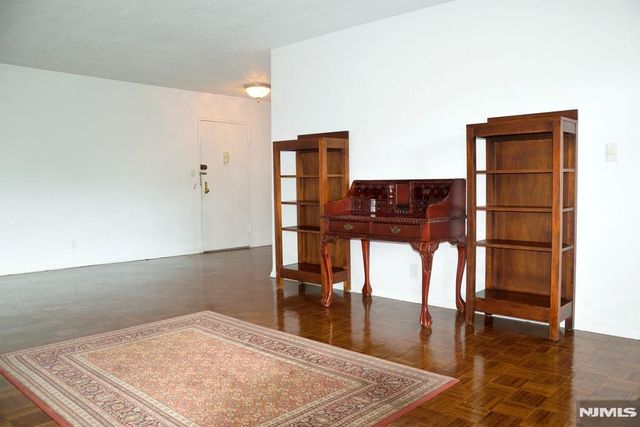 2200 N Central Road 5-W, Fort Lee, NJ 07024