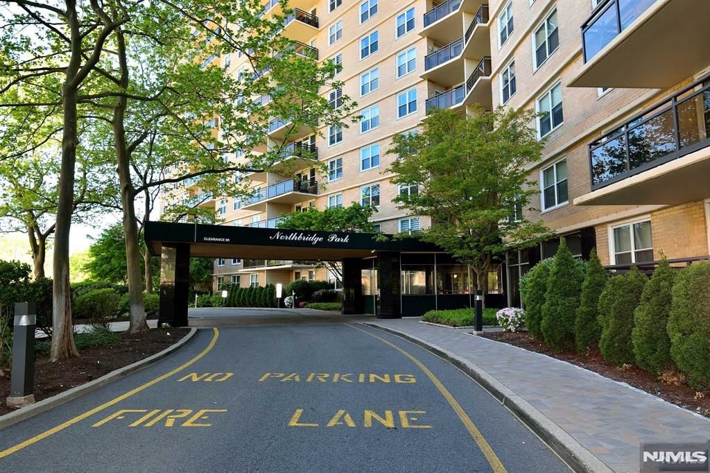 2200 N Central Road 5-W, Fort Lee, NJ 07024
