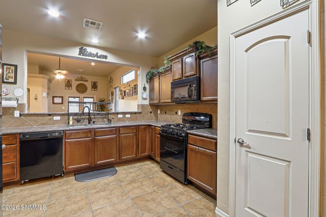 5873 Coyote Flats Street, Las Cruces, NM 88012