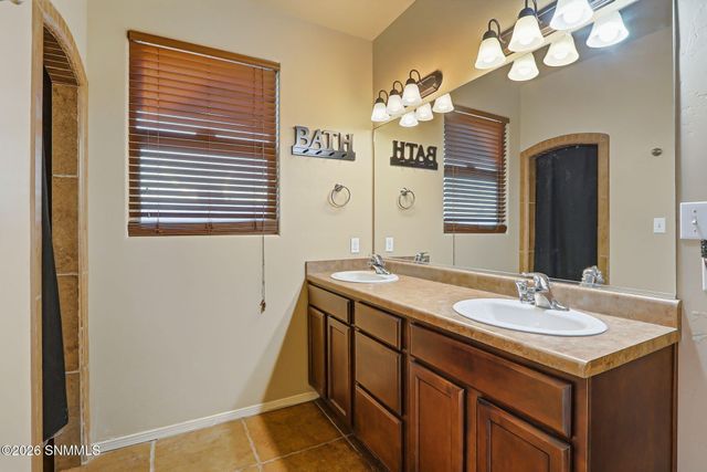 5873 Coyote Flats Street, Las Cruces, NM 88012