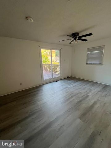11827 RUTHERFORD DR, Fredericksburg, VA 22407