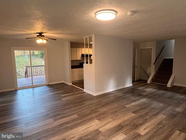 11827 RUTHERFORD DR, Fredericksburg, VA 22407