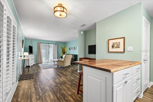 507 NW 39TH ROAD 110, Gainesville, FL 32607