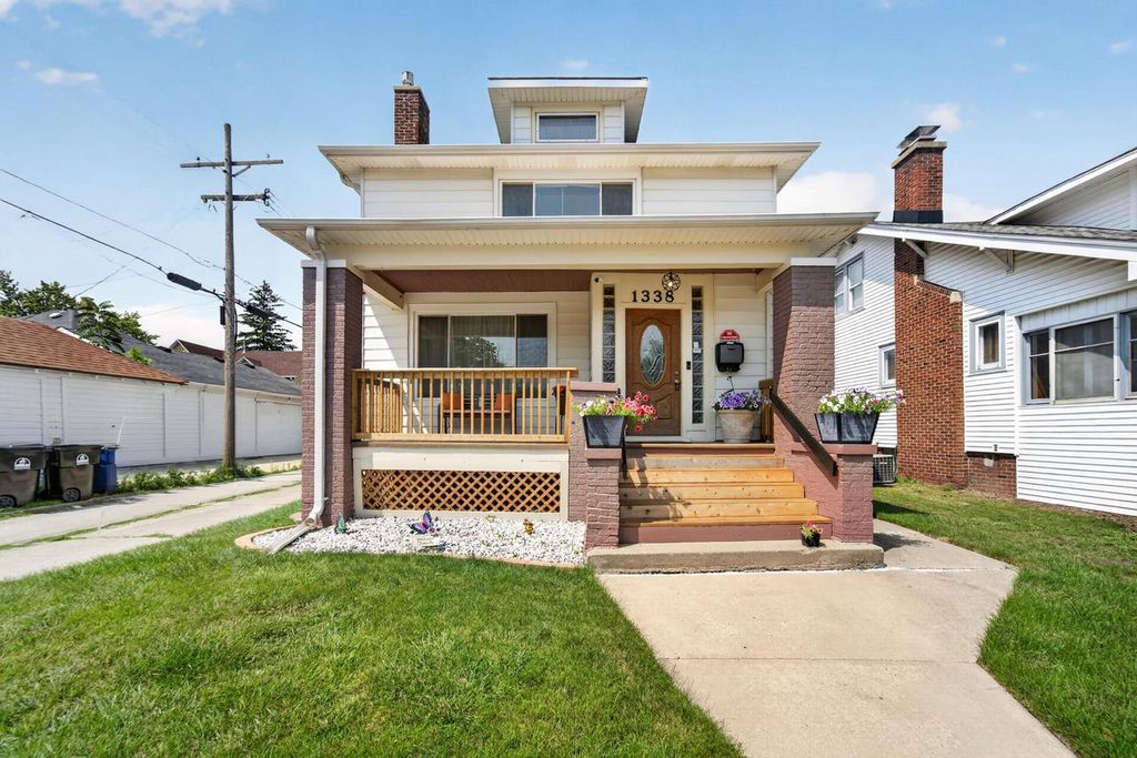 1338 Quincy AVENUE, Racine, WI 53405