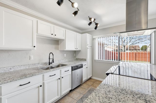 5556 Vance Street, The Colony, TX 75056