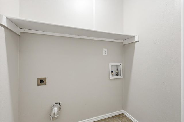 5556 Vance Street, The Colony, TX 75056