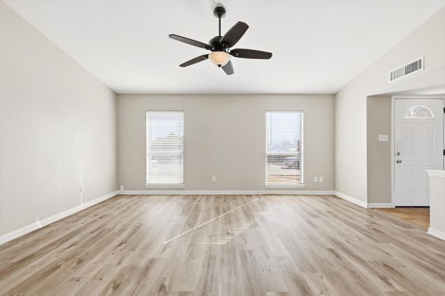 5556 Vance Street, The Colony, TX 75056