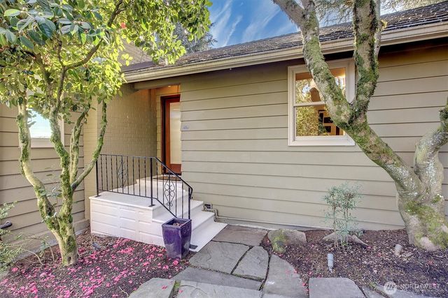 1502 35th Avenue S, Seattle, WA 98144