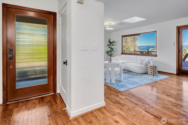 1502 35th Avenue S, Seattle, WA 98144