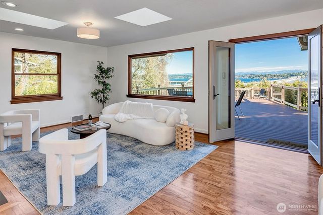 1502 35th Avenue S, Seattle, WA 98144